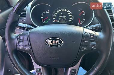 Позашляховик / Кросовер Kia Sorento 2012 в 