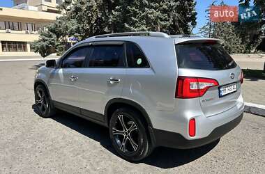 Позашляховик / Кросовер Kia Sorento 2012 в 