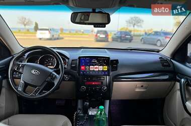 Внедорожник / Кроссовер Kia Sorento 2011 в 