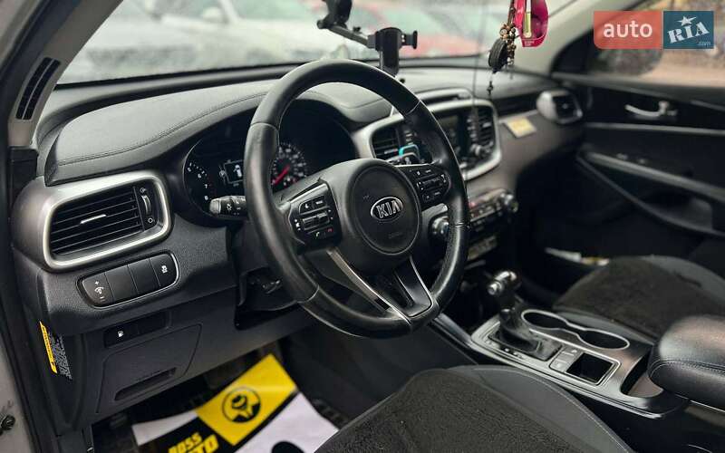 Внедорожник / Кроссовер Kia Sorento 2016 в Ивано-Франковске