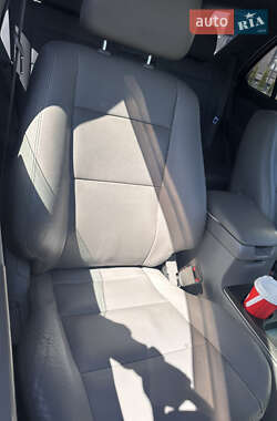 Позашляховик / Кросовер Kia Sorento 2005 в 