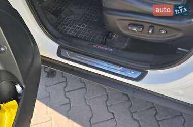 Внедорожник / Кроссовер Kia Sorento 2014 в 