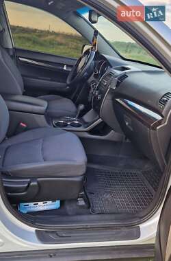 Позашляховик / Кросовер Kia Sorento 2013 в 