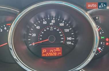 Позашляховик / Кросовер Kia Sorento 2013 в 
