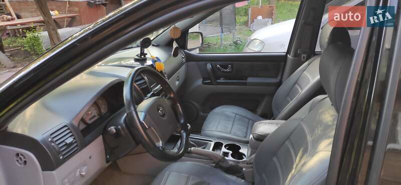 Внедорожник / Кроссовер Kia Sorento 2004 в Краснограде