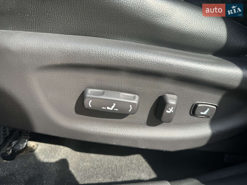 Позашляховик / Кросовер Kia Sorento 2011 в Краматорську