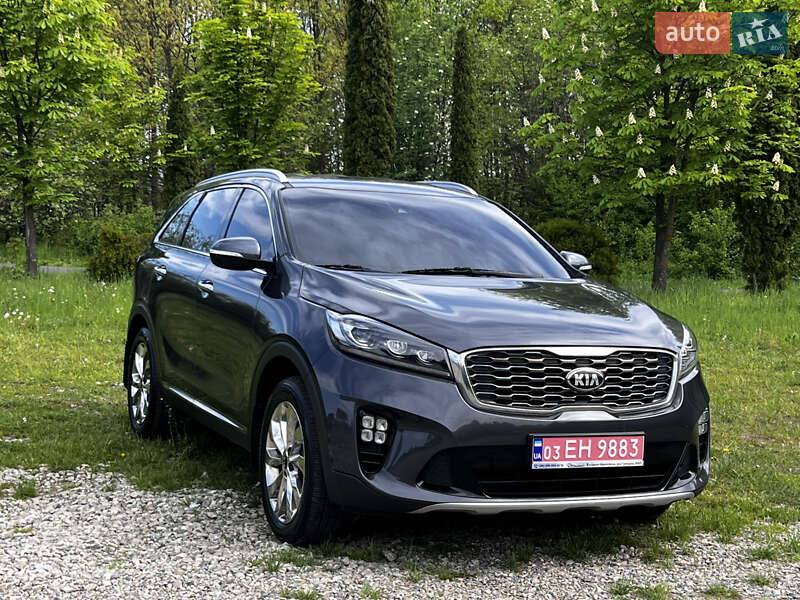 Позашляховик / Кросовер Kia Sorento 2019 в 