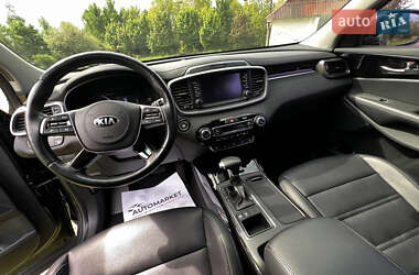 Позашляховик / Кросовер Kia Sorento 2019 в 