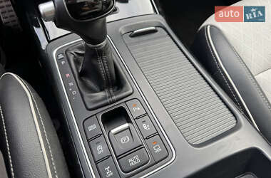 Позашляховик / Кросовер Kia Sorento 2017 в 