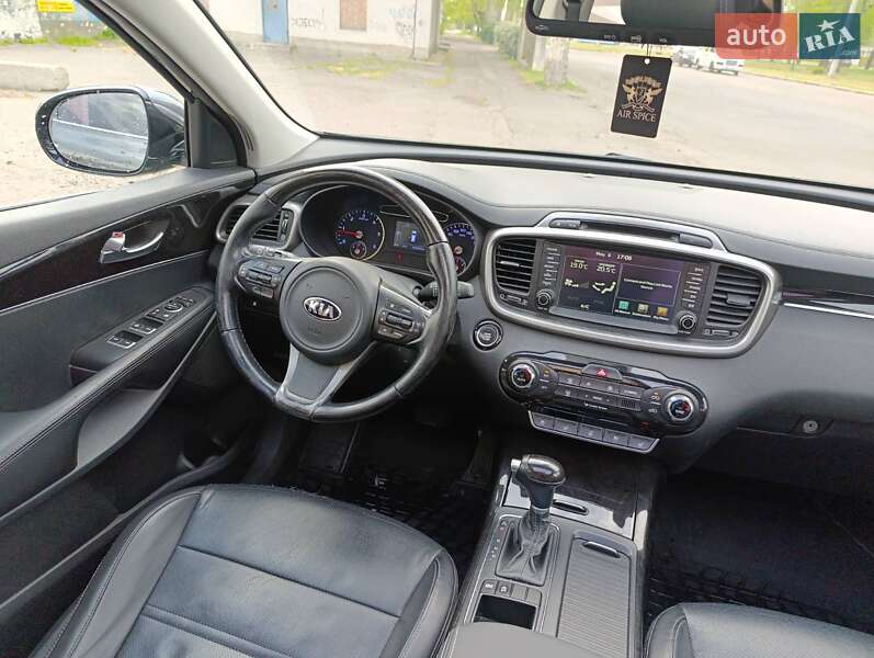 Внедорожник / Кроссовер Kia Sorento 2015 в Николаеве