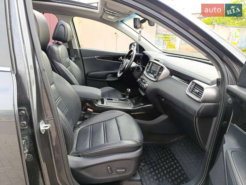 Внедорожник / Кроссовер Kia Sorento 2015 в Николаеве