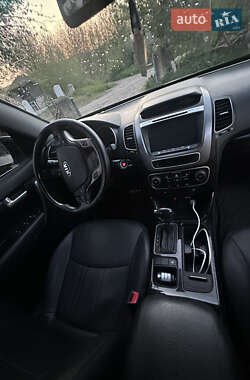 Внедорожник / Кроссовер Kia Sorento 2013 в 