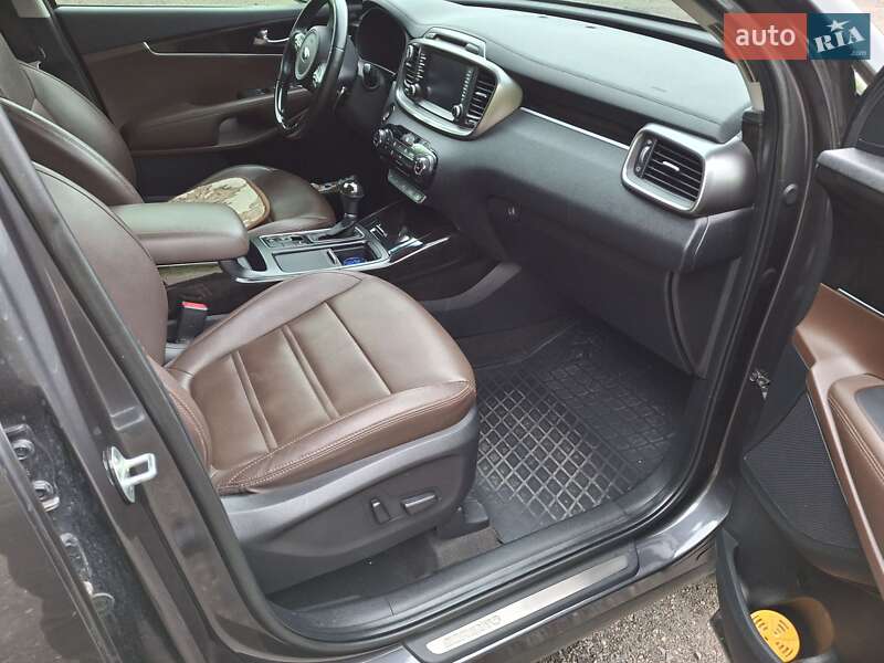 Внедорожник / Кроссовер Kia Sorento 2016 в Полтаве