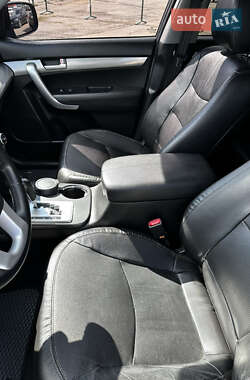 Позашляховик / Кросовер Kia Sorento 2011 в 