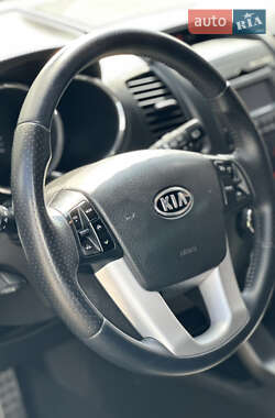 Позашляховик / Кросовер Kia Sorento 2011 в 