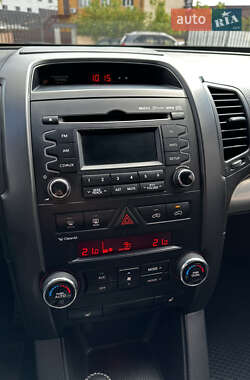 Позашляховик / Кросовер Kia Sorento 2011 в 