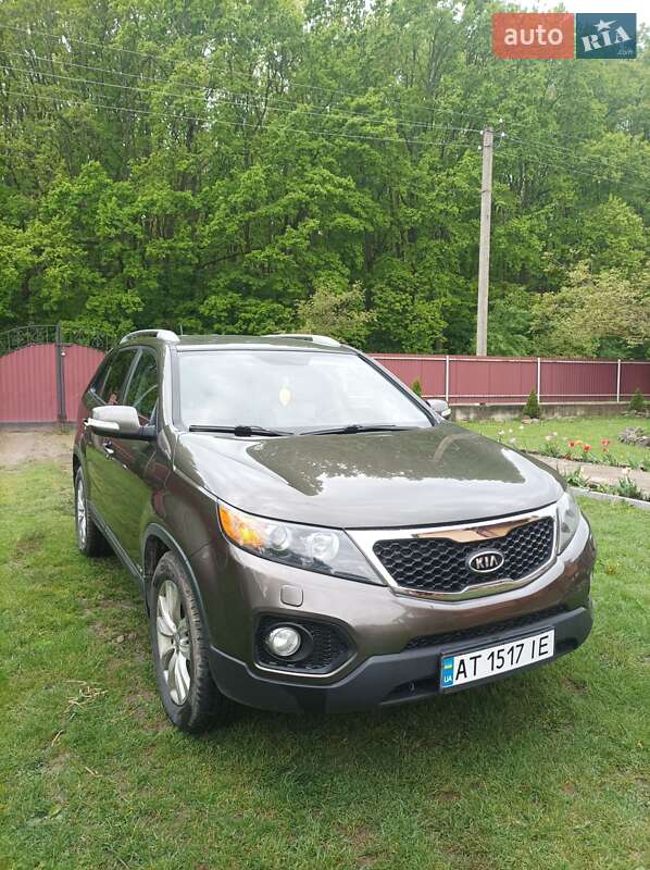 Позашляховик / Кросовер Kia Sorento 2010 в 