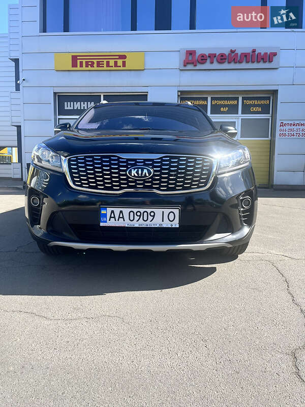 Позашляховик / Кросовер Kia Sorento 2018 в 