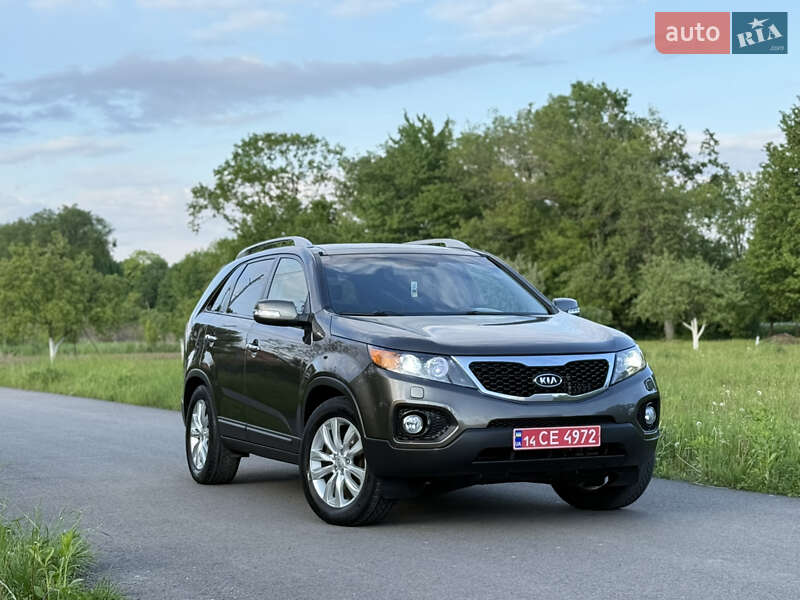 Позашляховик / Кросовер Kia Sorento 2012 в 