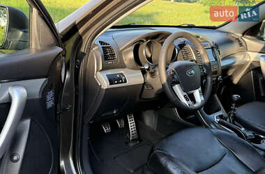 Позашляховик / Кросовер Kia Sorento 2012 в 