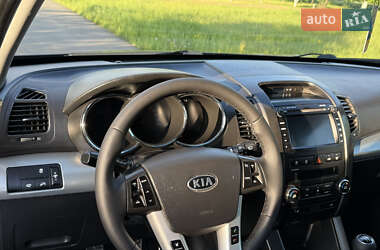 Позашляховик / Кросовер Kia Sorento 2012 в 