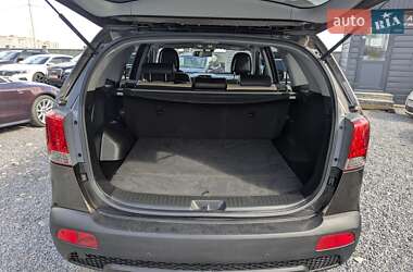 Позашляховик / Кросовер Kia Sorento 2011 в 
