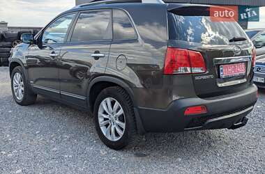 Позашляховик / Кросовер Kia Sorento 2011 в 