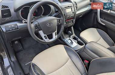 Позашляховик / Кросовер Kia Sorento 2011 в 