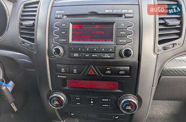 Позашляховик / Кросовер Kia Sorento 2011 в 