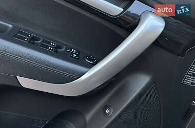 Позашляховик / Кросовер Kia Sorento 2012 в 