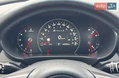 Позашляховик / Кросовер Kia Sorento 2016 в 