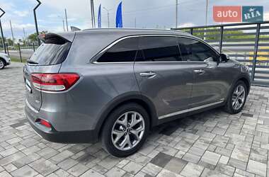 Позашляховик / Кросовер Kia Sorento 2016 в 