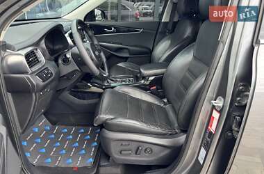 Позашляховик / Кросовер Kia Sorento 2016 в 