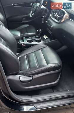 Позашляховик / Кросовер Kia Sorento 2015 в 