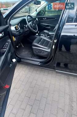 Позашляховик / Кросовер Kia Sorento 2015 в 