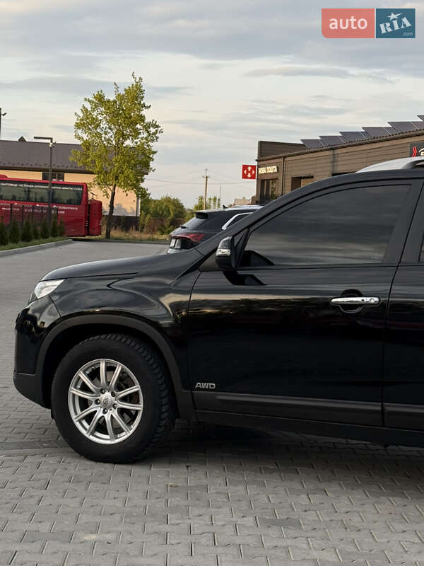 Позашляховик / Кросовер Kia Sorento 2012 в Івано-Франківську