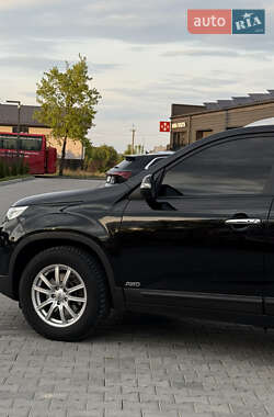 Позашляховик / Кросовер Kia Sorento 2012 в 