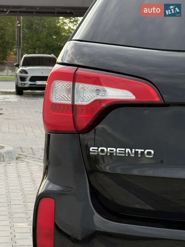 Позашляховик / Кросовер Kia Sorento 2012 в Івано-Франківську