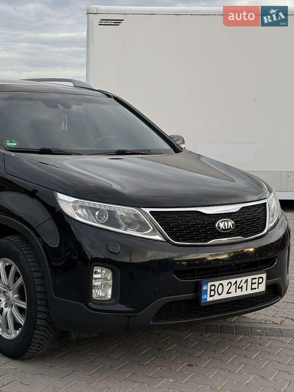 Позашляховик / Кросовер Kia Sorento 2012 в Івано-Франківську