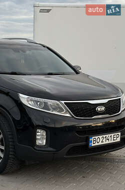 Позашляховик / Кросовер Kia Sorento 2012 в 