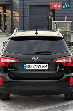Позашляховик / Кросовер Kia Sorento 2012 в 