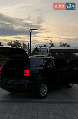 Позашляховик / Кросовер Kia Sorento 2012 в 