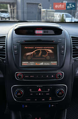 Позашляховик / Кросовер Kia Sorento 2012 в 