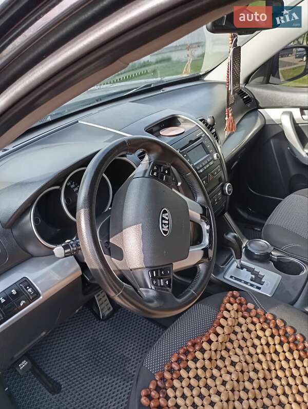 Позашляховик / Кросовер Kia Sorento 2009 в 