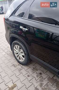 Позашляховик / Кросовер Kia Sorento 2009 в 