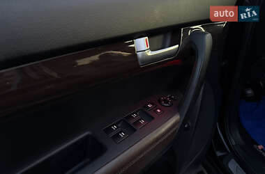 Позашляховик / Кросовер Kia Sorento 2013 в 