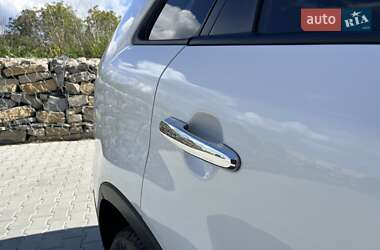 Позашляховик / Кросовер Kia Sorento 2015 в 