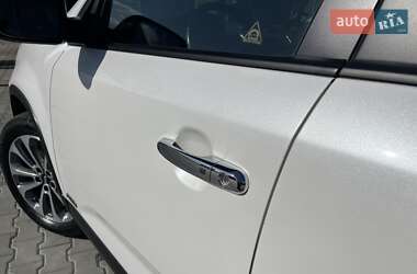 Позашляховик / Кросовер Kia Sorento 2015 в 