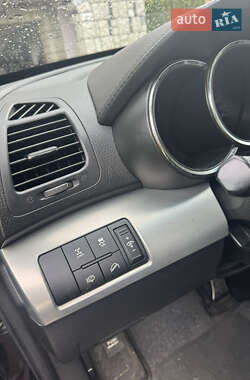 Позашляховик / Кросовер Kia Sorento 2012 в 