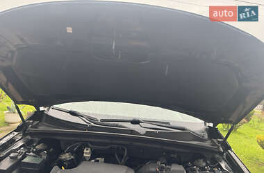 Позашляховик / Кросовер Kia Sorento 2012 в 